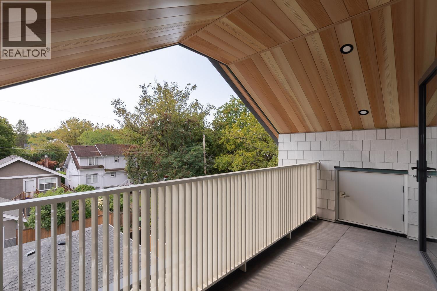 2 3186 W 11TH AVENUE, Vancouver