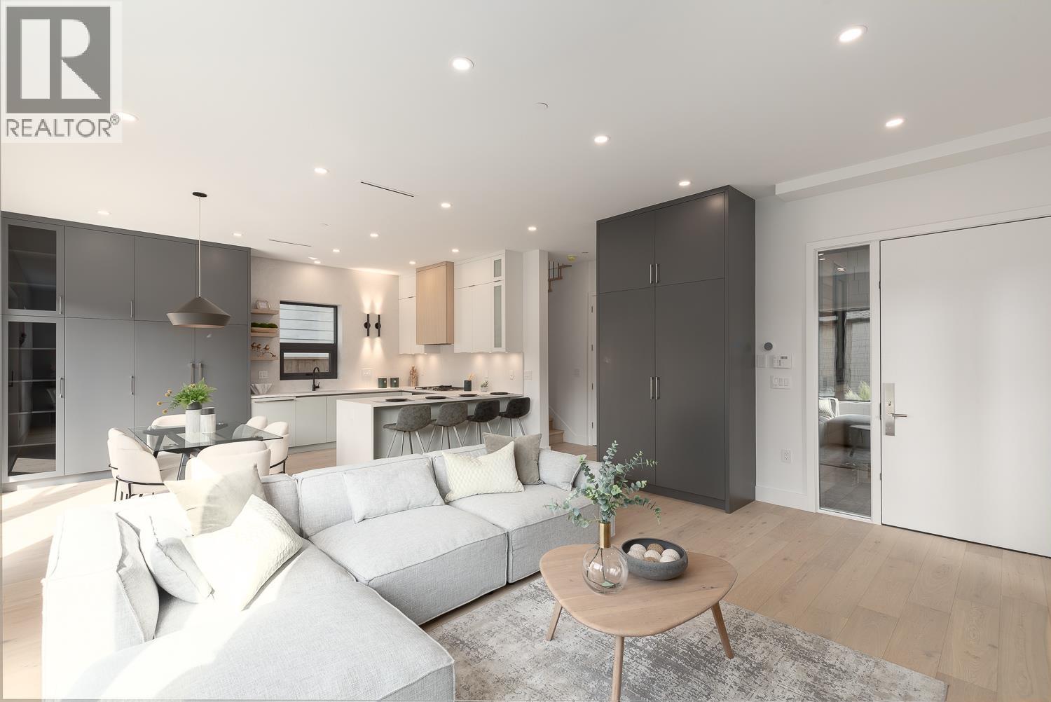 2 3186 W 11TH AVENUE, Vancouver