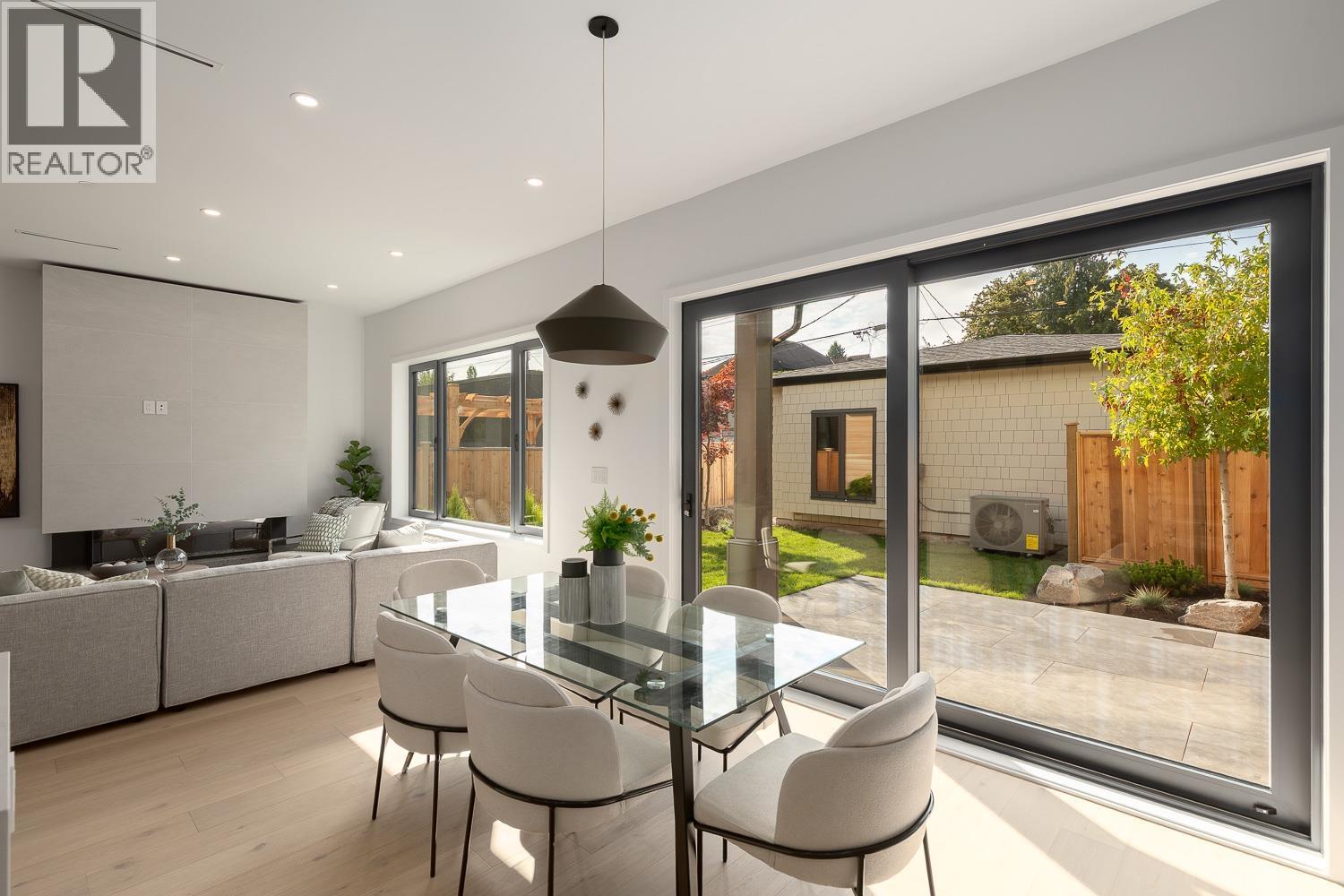 2 3186 W 11TH AVENUE, Vancouver