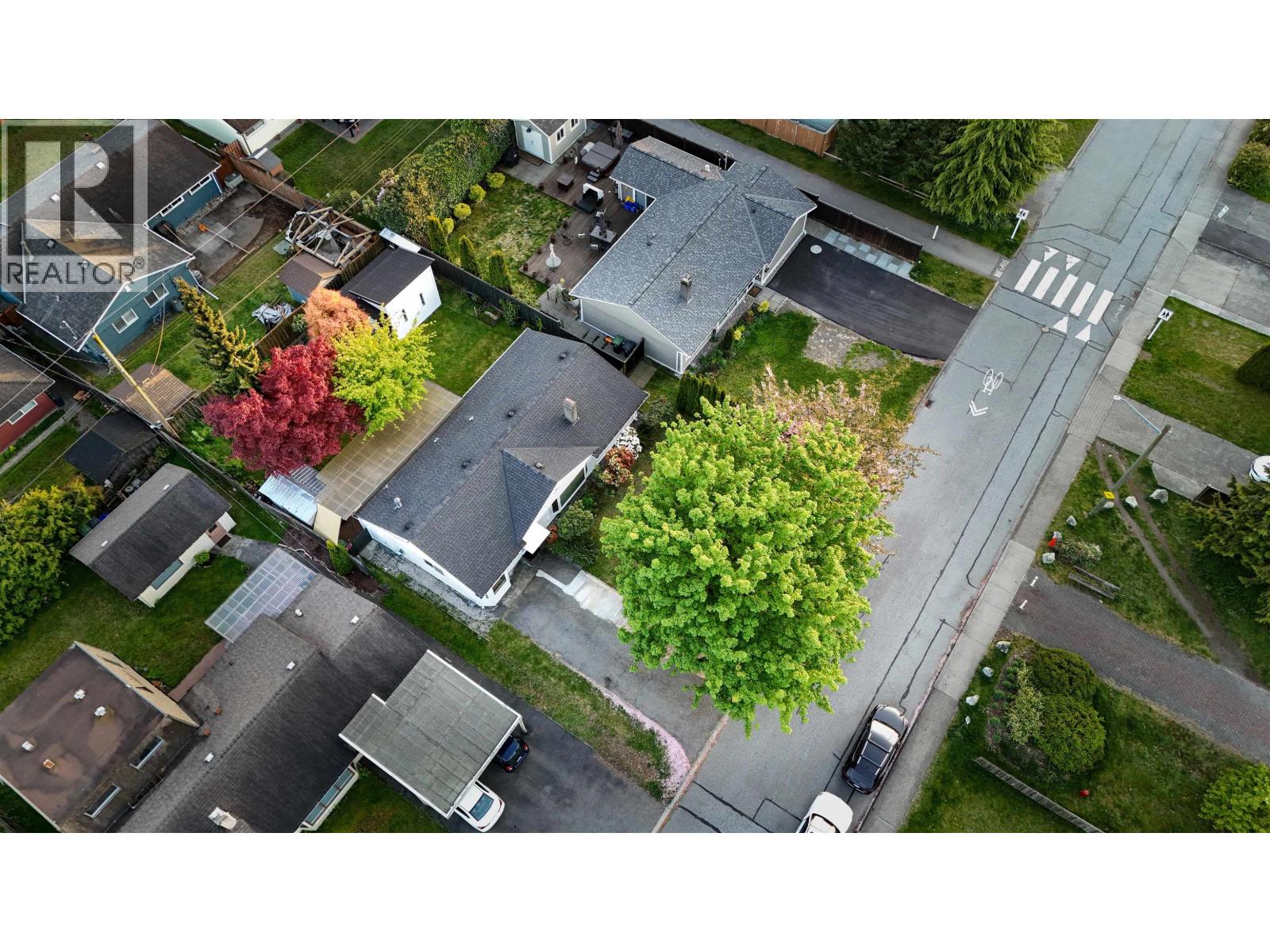 1287 W 15TH STREET, North Vancouver