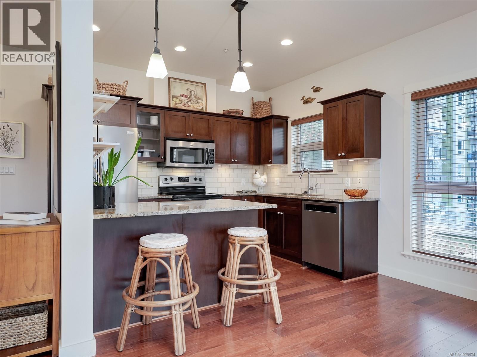 407 201 Nursery Hill Dr, View Royal