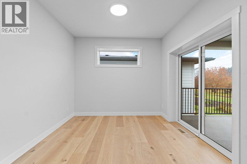 17 1840 10 Street Southwest, Salmon Arm