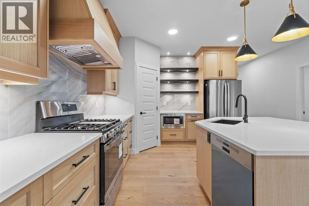 17 1840 10 Street Southwest, Salmon Arm