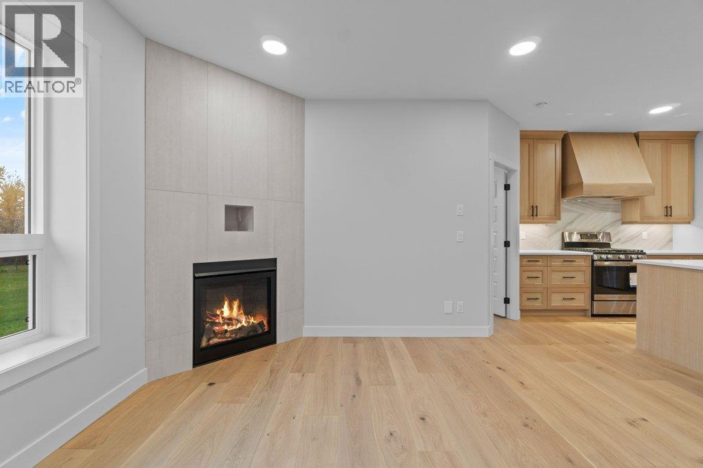 17 1840 10 Street Southwest, Salmon Arm