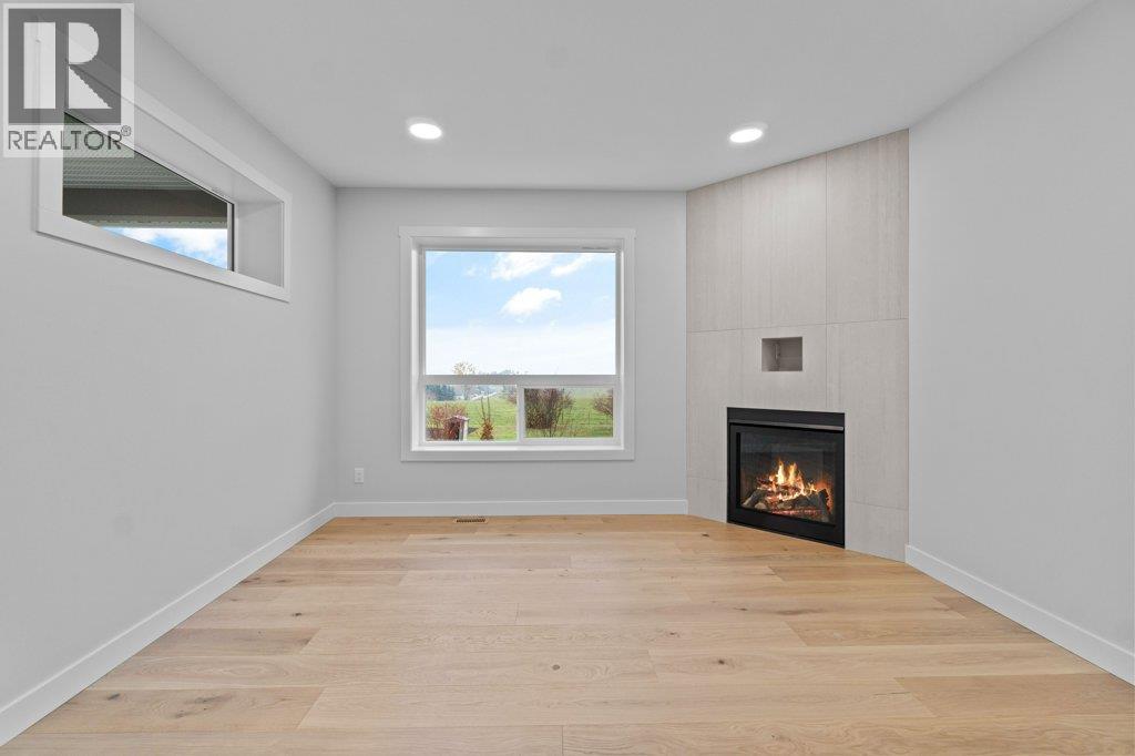 17 1840 10 Street Southwest, Salmon Arm