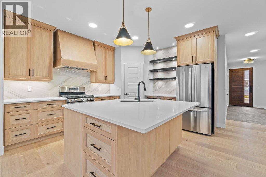 17 1840 10 Street Southwest, Salmon Arm