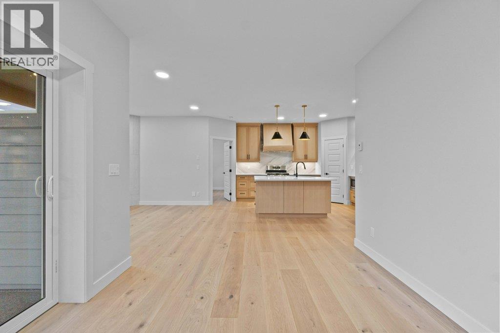 17 1840 10 Street Southwest, Salmon Arm