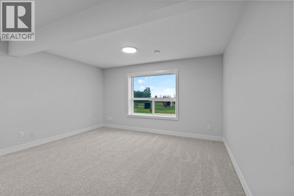 17 1840 10 Street Southwest, Salmon Arm