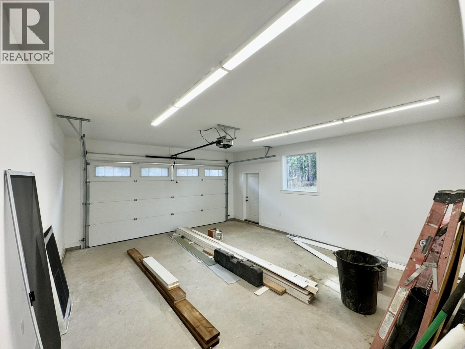 5343 ANNAHAM CRESCENT - 21