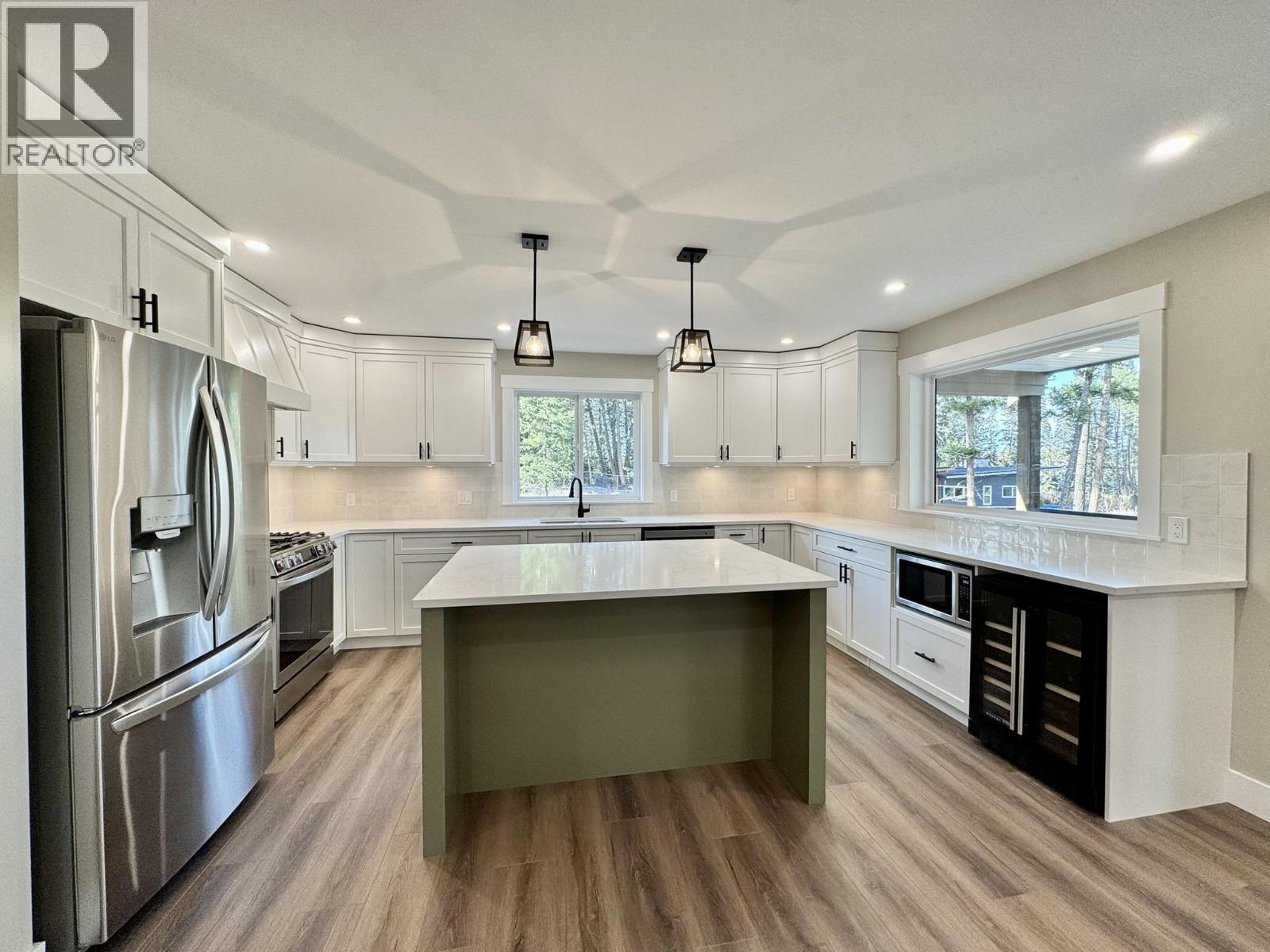 5343 ANNAHAM CRESCENT - 8