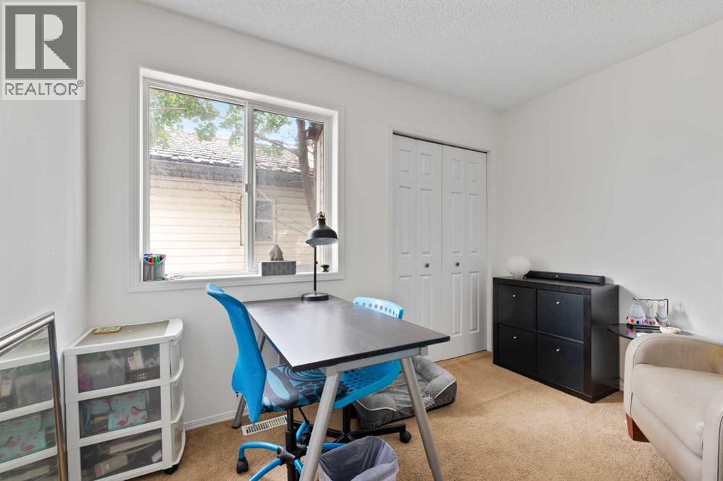 Single Family House 4 Level for Sale in  Mt Apex Green SE McKenzie Lake Calgary 