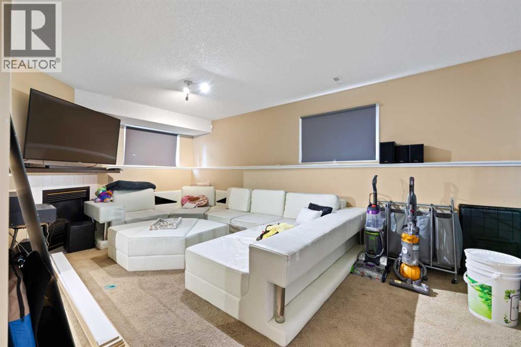 Single Family House 4 Level for Sale in  Mt Apex Green SE McKenzie Lake Calgary 