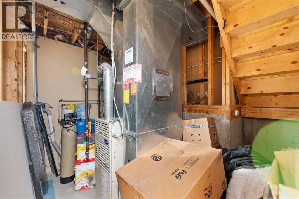 Single Family House 4 Level for Sale in  Mt Apex Green SE McKenzie Lake Calgary 