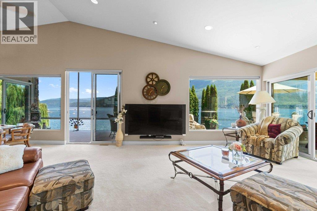 4842 SUNNYBRAE CANOE POINT Road, Tappen