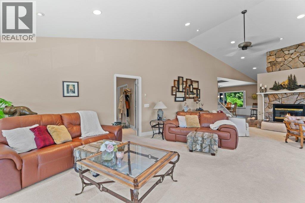 4842 SUNNYBRAE CANOE POINT Road, Tappen