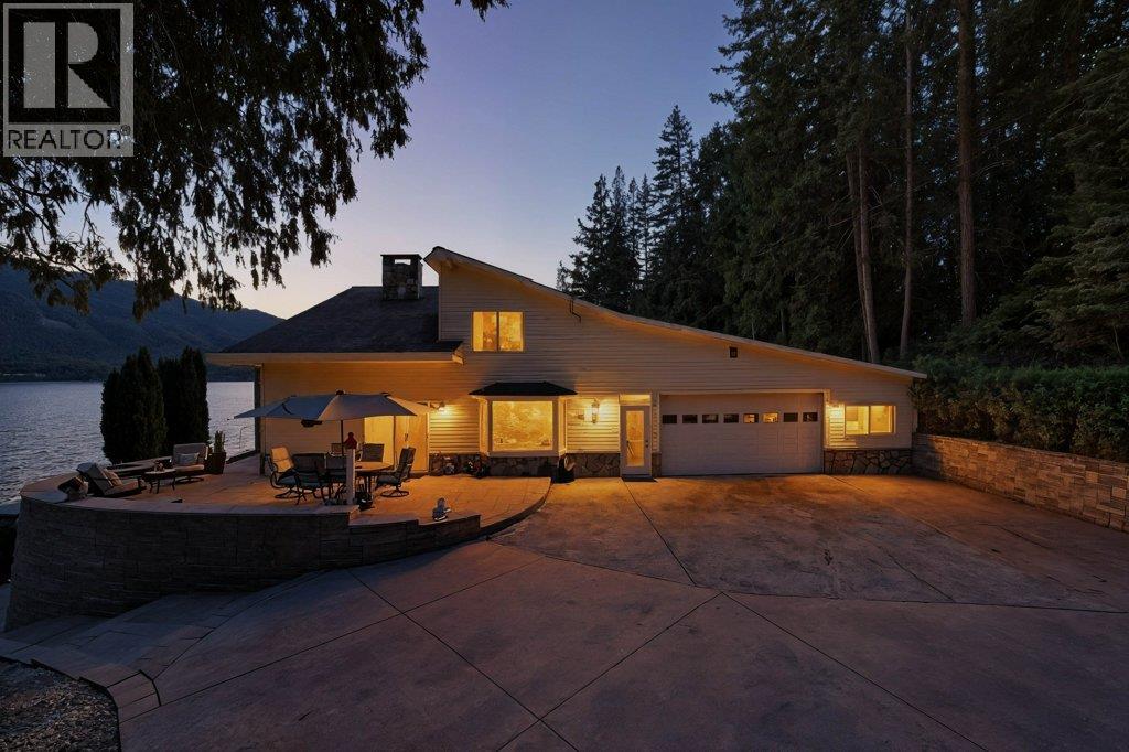 4842 SUNNYBRAE CANOE POINT Road, Tappen