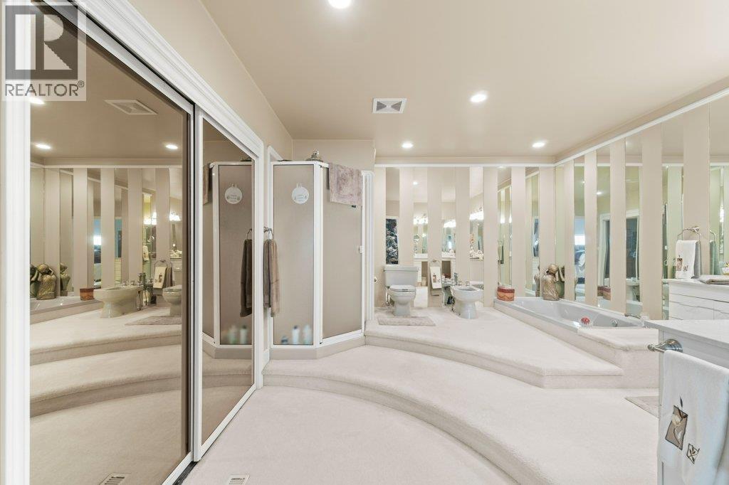 4842 SUNNYBRAE CANOE POINT Road, Tappen