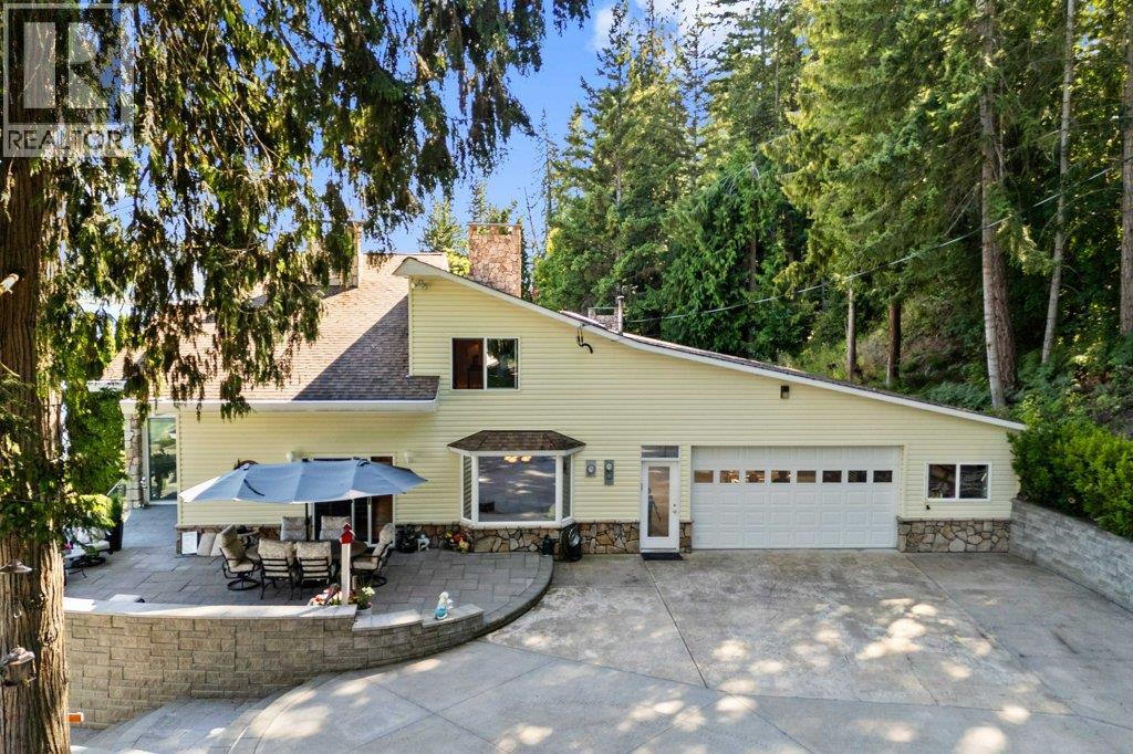 4842 SUNNYBRAE CANOE POINT Road, Tappen