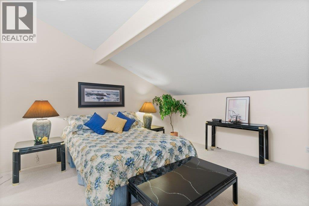 4842 SUNNYBRAE CANOE POINT Road, Tappen