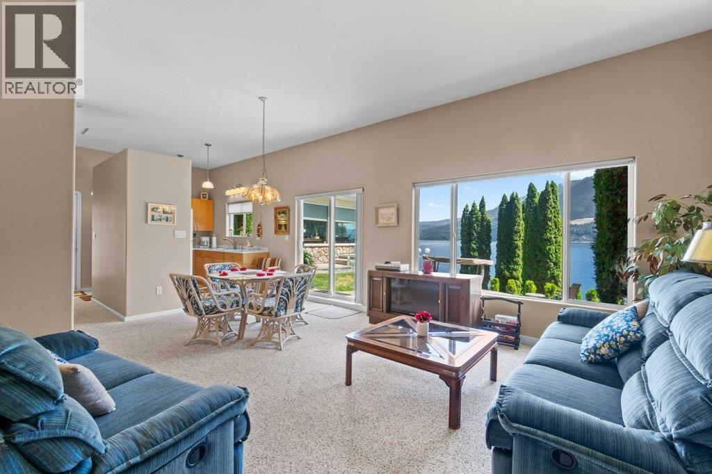 4842 SUNNYBRAE CANOE POINT Road, Tappen