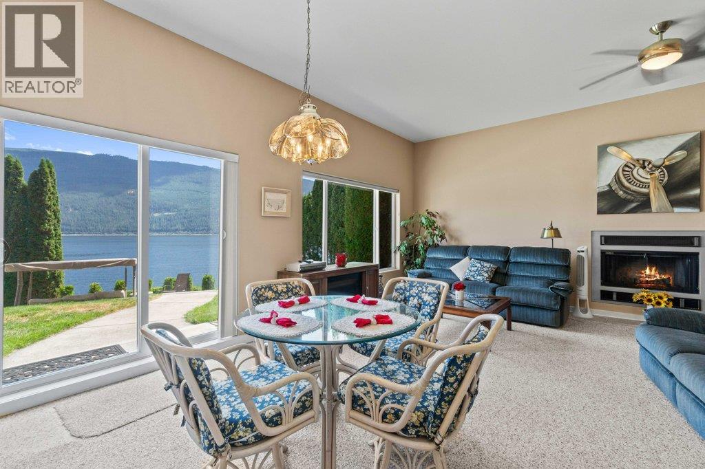 4842 SUNNYBRAE CANOE POINT Road, Tappen