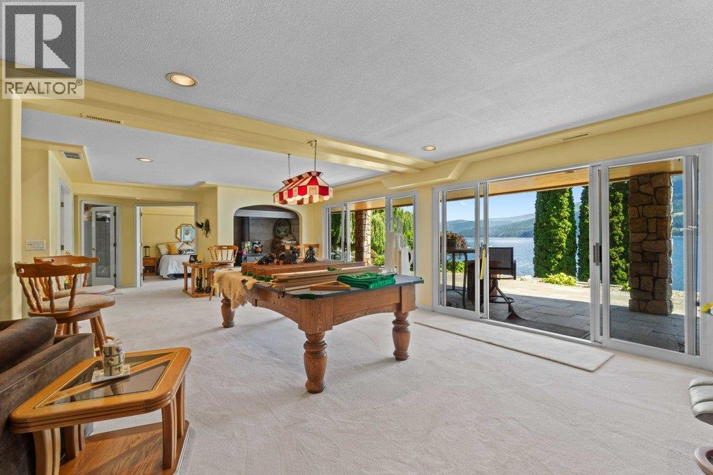 4842 SUNNYBRAE CANOE POINT Road, Tappen