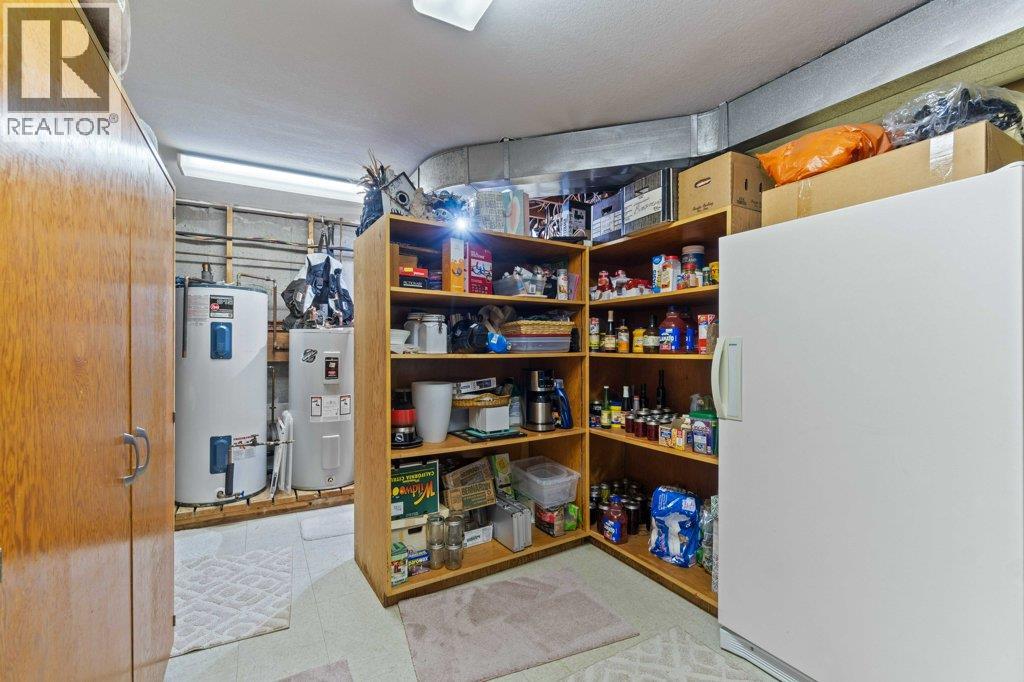 4842 SUNNYBRAE CANOE POINT Road, Tappen