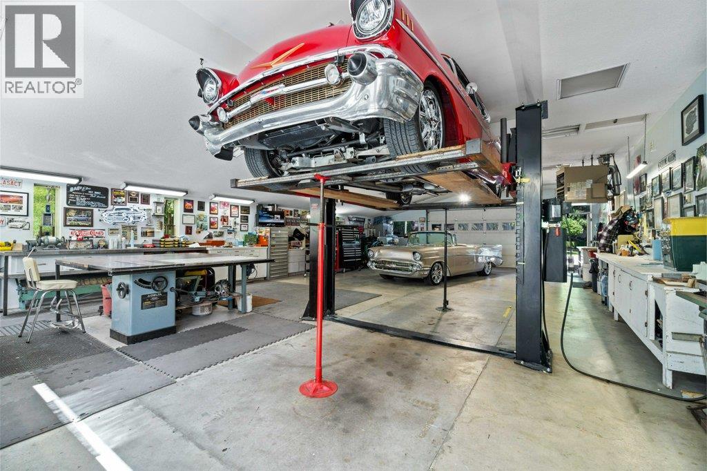 4842 SUNNYBRAE CANOE POINT Road, Tappen