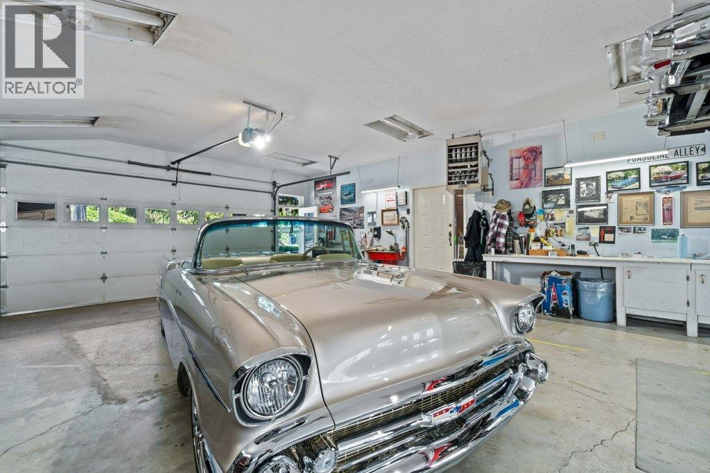 4842 SUNNYBRAE CANOE POINT Road, Tappen