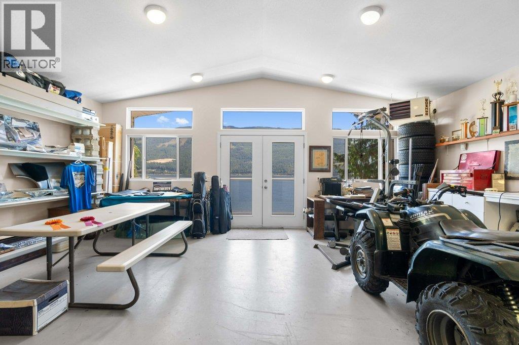 4842 SUNNYBRAE CANOE POINT Road, Tappen