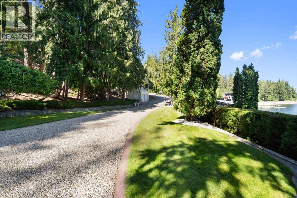 4842 SUNNYBRAE CANOE POINT Road, Tappen