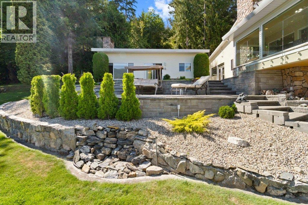 4842 SUNNYBRAE CANOE POINT Road, Tappen