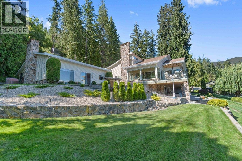 4842 SUNNYBRAE CANOE POINT Road, Tappen