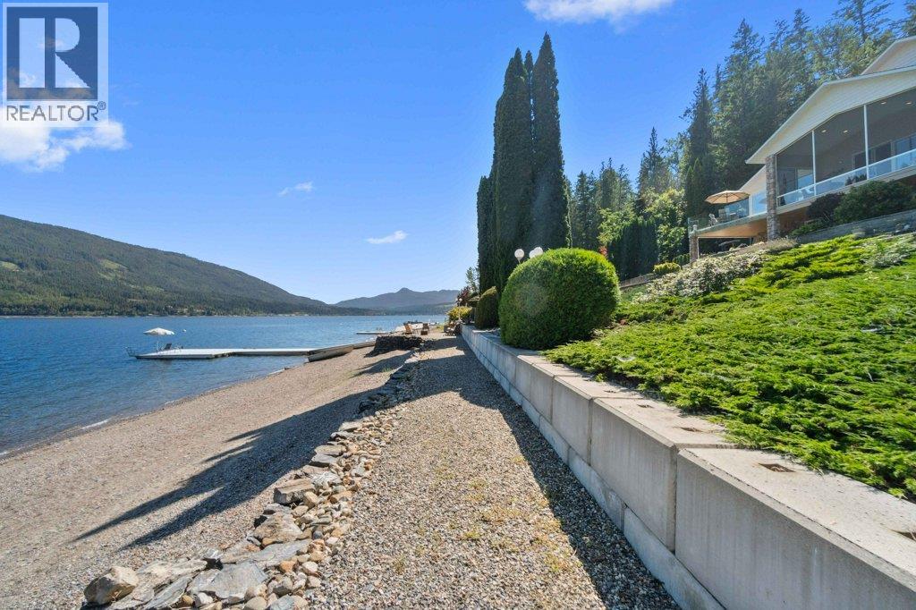 4842 SUNNYBRAE CANOE POINT Road, Tappen