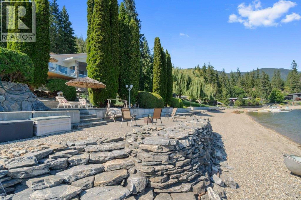 4842 SUNNYBRAE CANOE POINT Road, Tappen