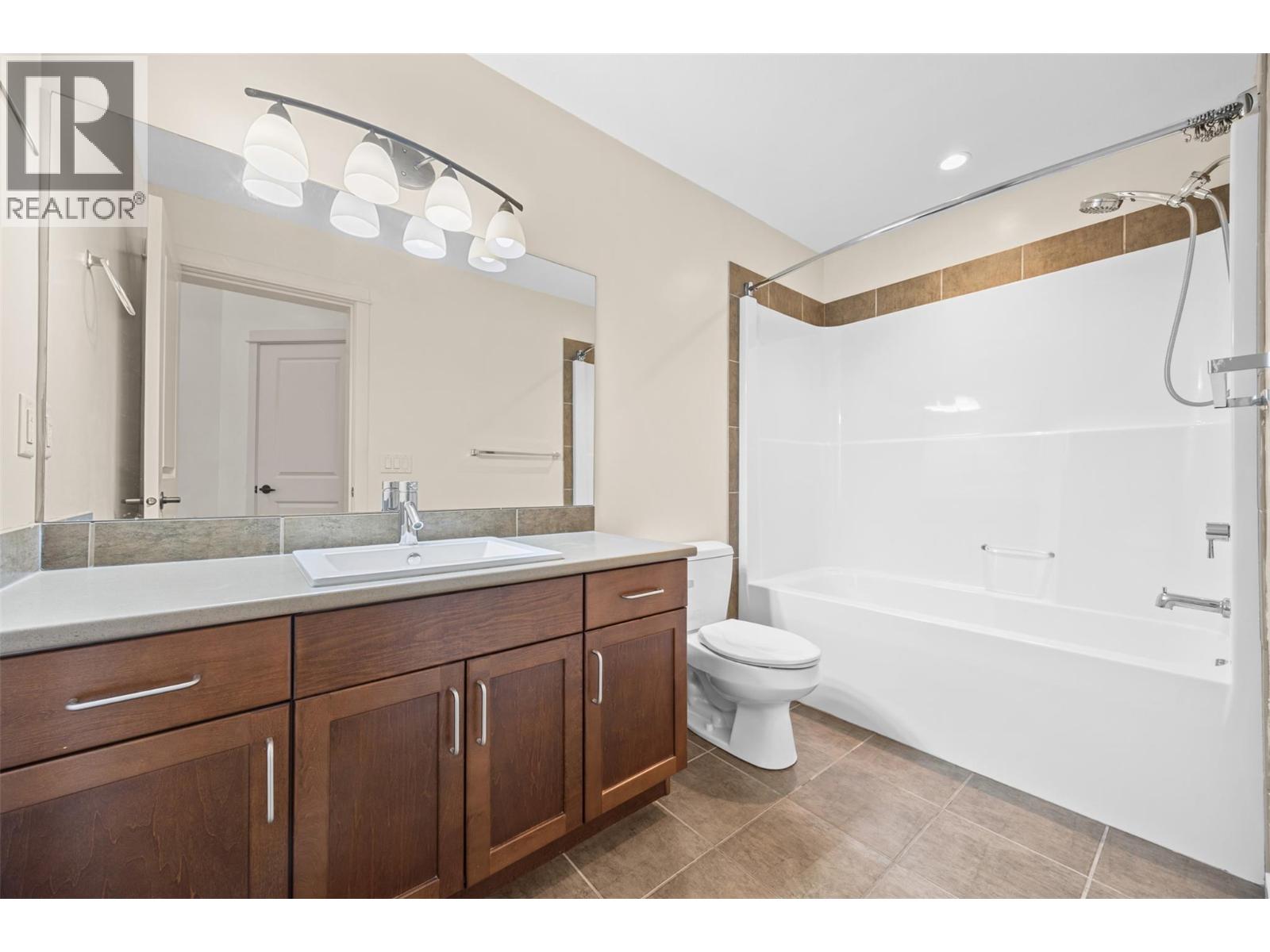 202 2142 Vasile Road, Kelowna