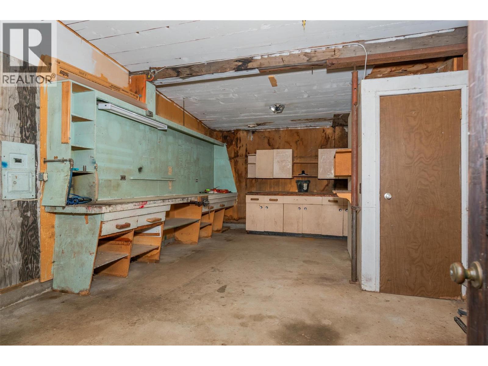 2538 ALEXIS ROAD - 93