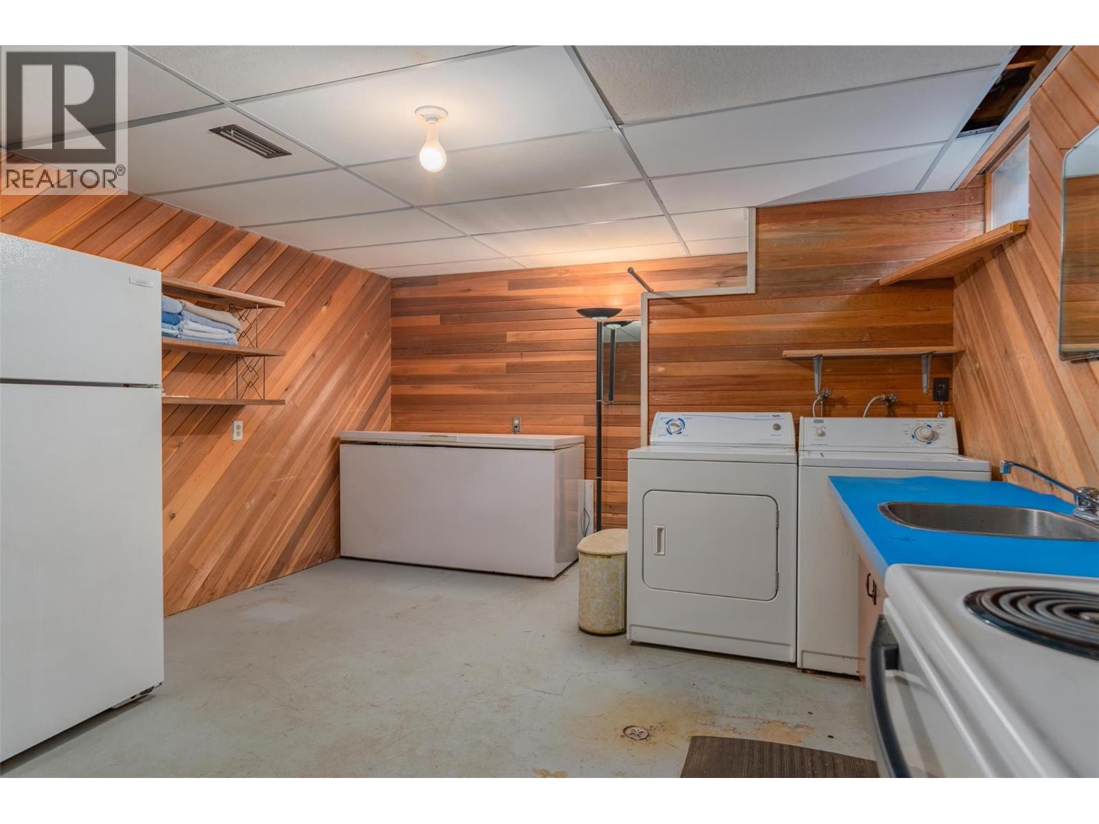 2538 Alexis Road - 75