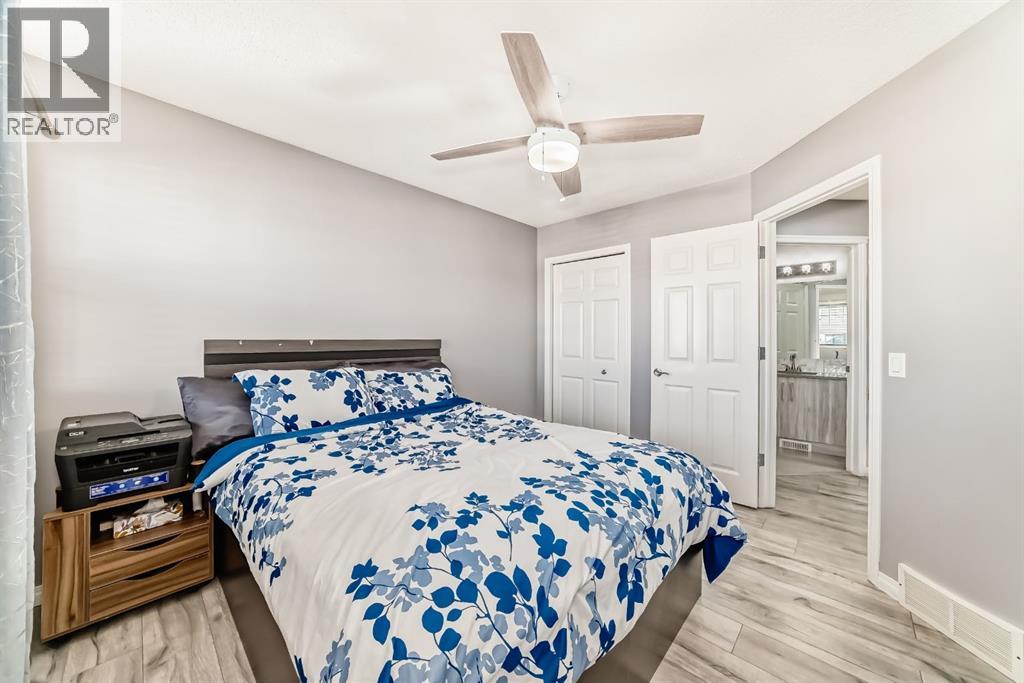 Single Family House for Sale in  Saddlecrest Way NE Saddle Ridge Calgary 