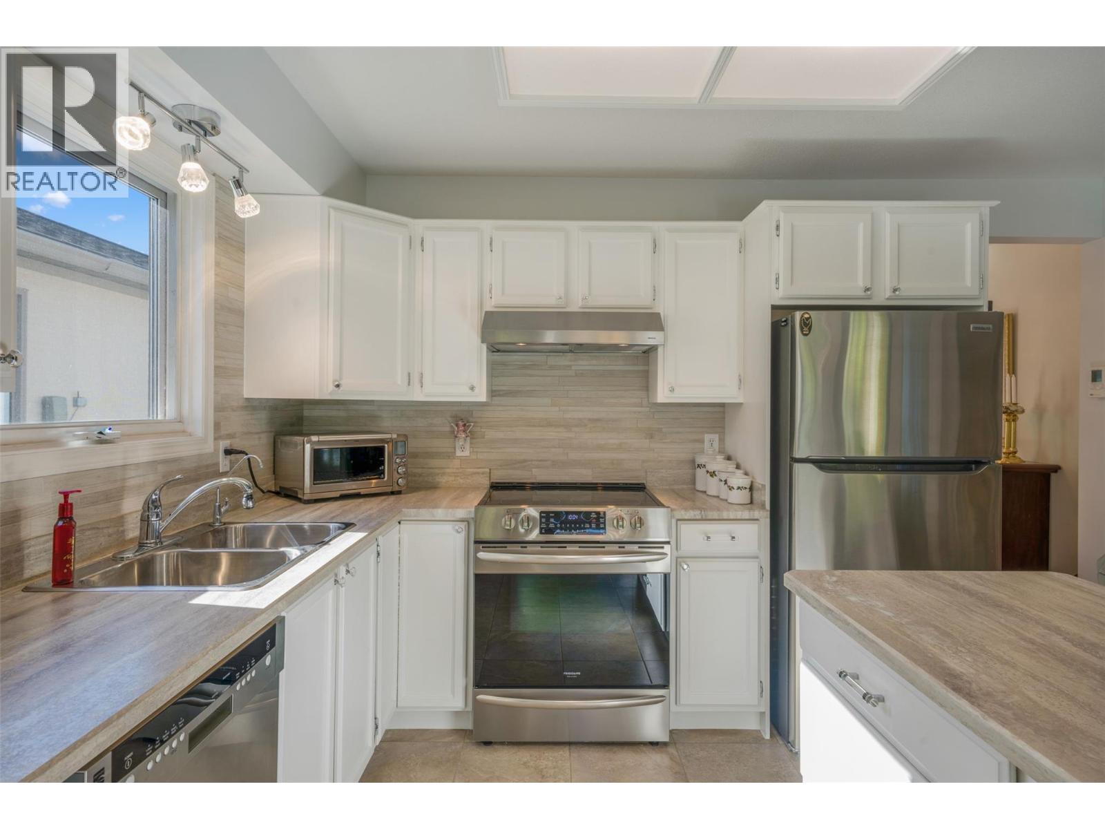 165 1201 Cameron Avenue, Kelowna