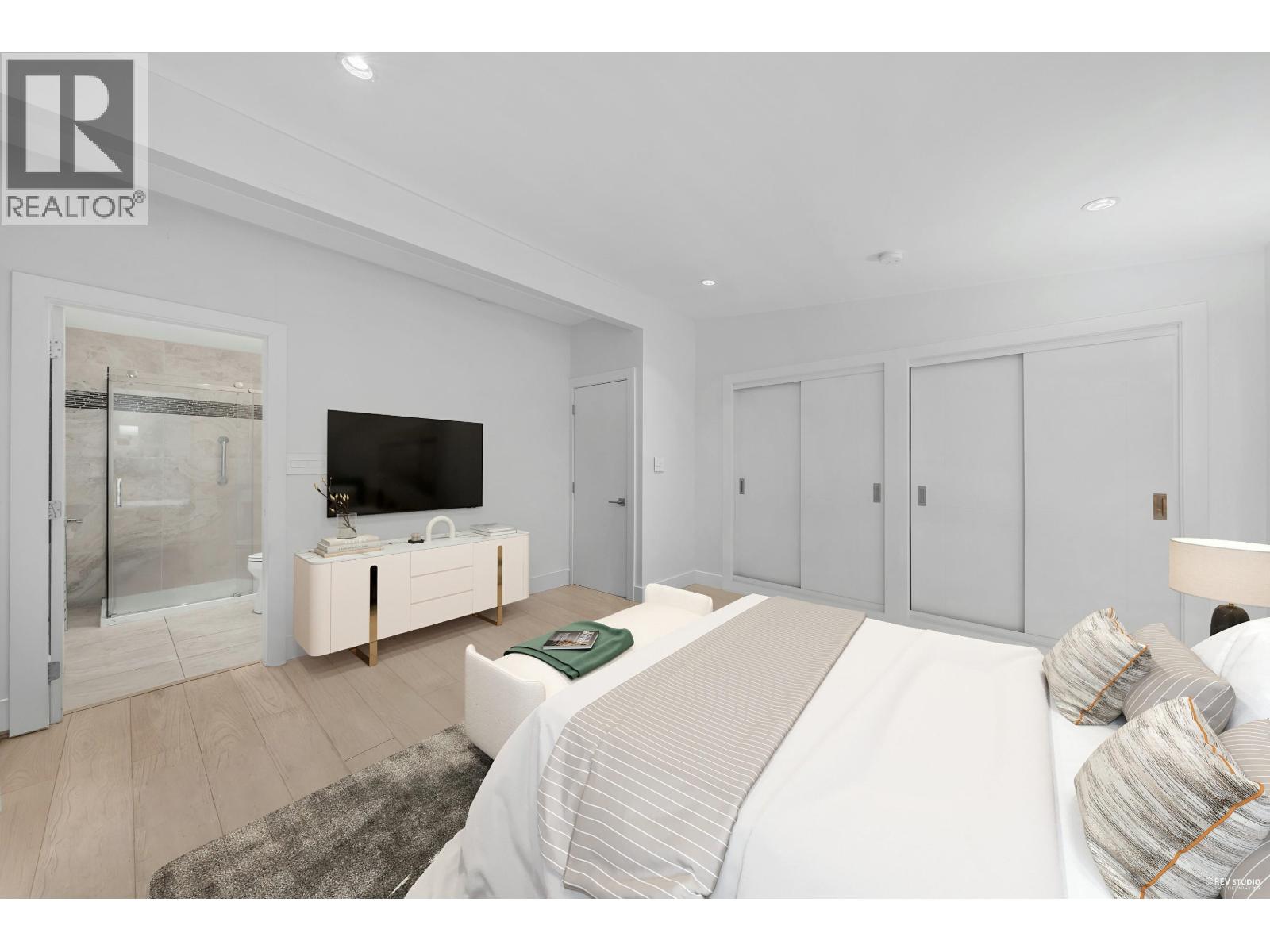 475 NEWLANDS ROAD, West Vancouver