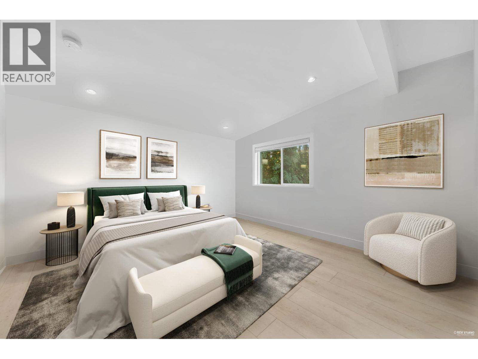 475 NEWLANDS ROAD, West Vancouver