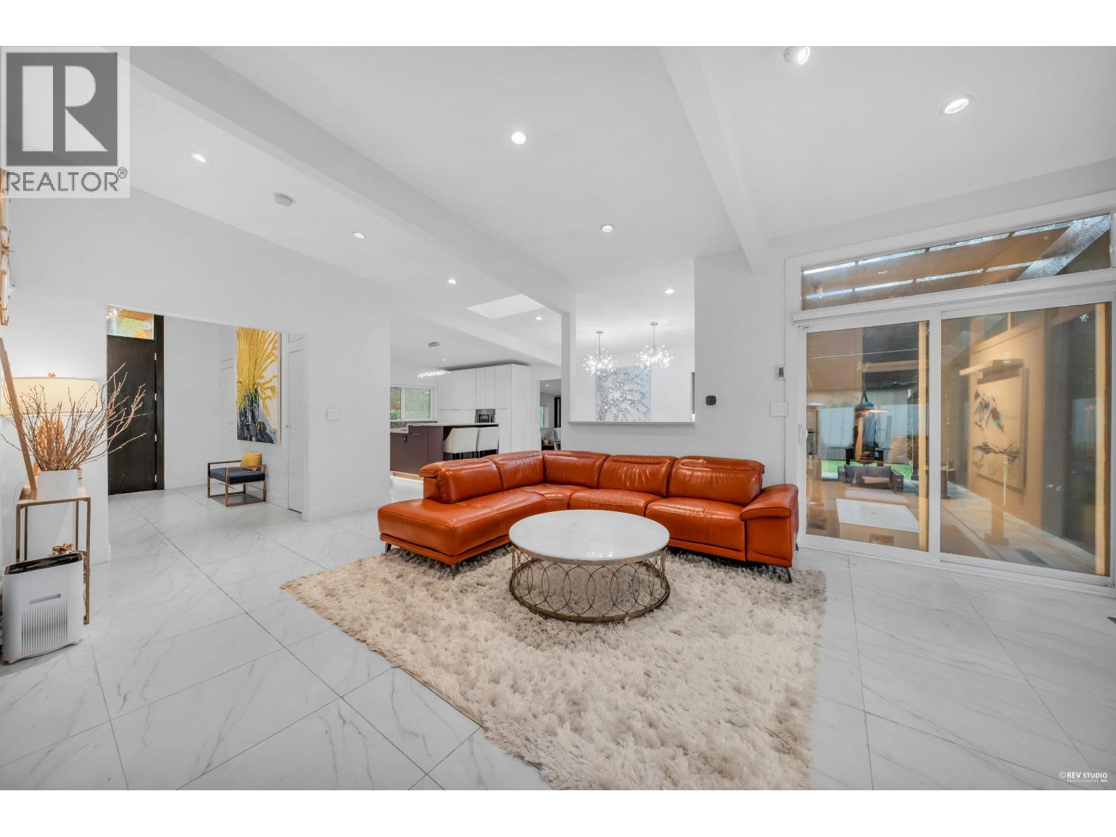 475 NEWLANDS ROAD, West Vancouver