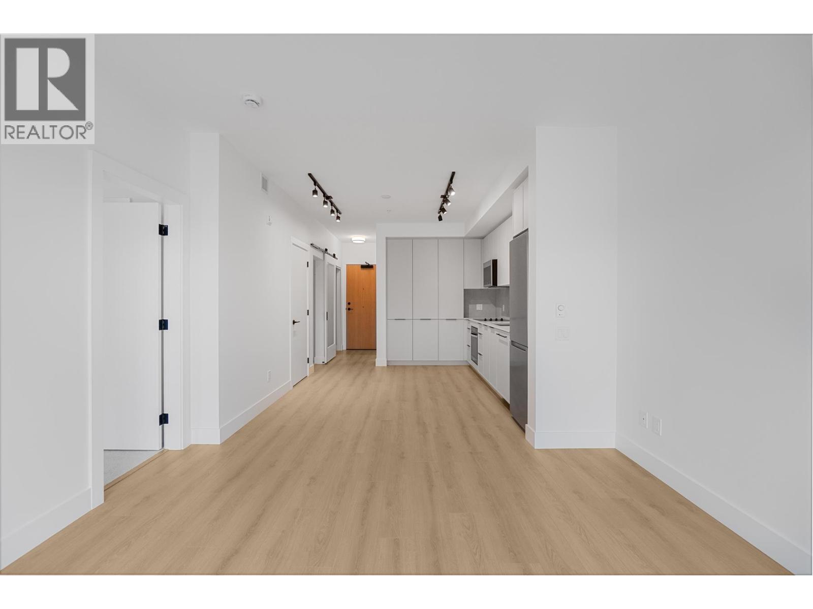 415 3075 MURRAY STREET, Port Moody