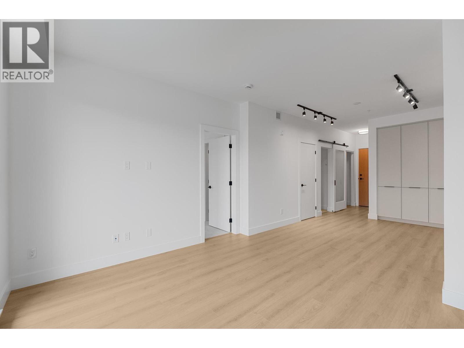 415 3075 MURRAY STREET, Port Moody