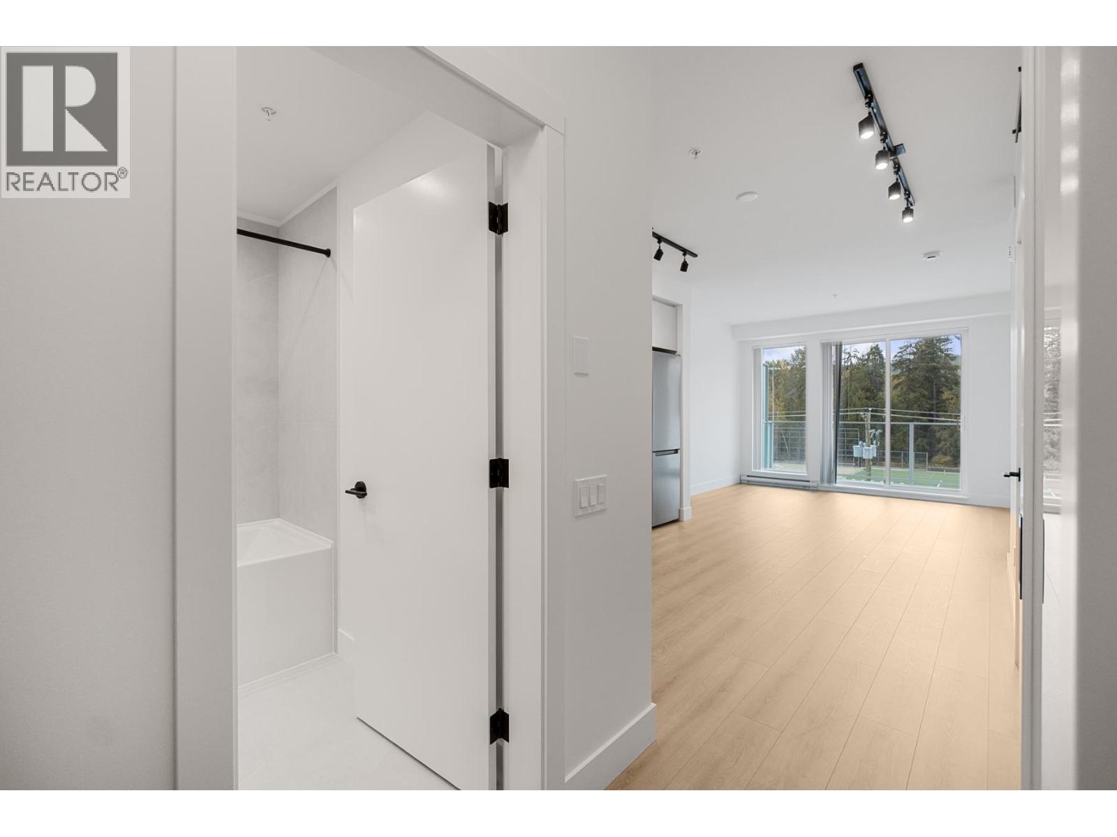 415 3075 MURRAY STREET, Port Moody