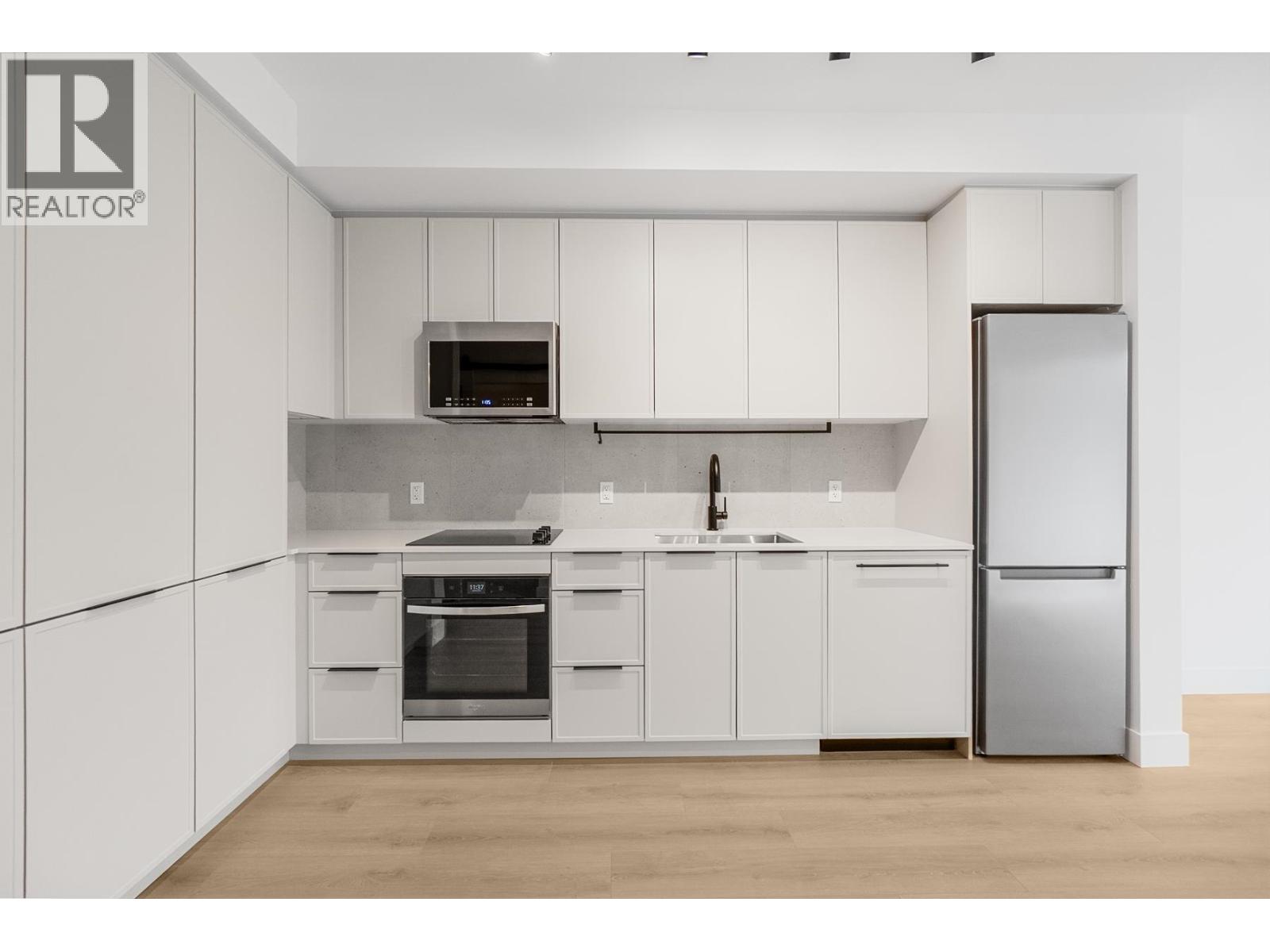 415 3075 MURRAY STREET, Port Moody