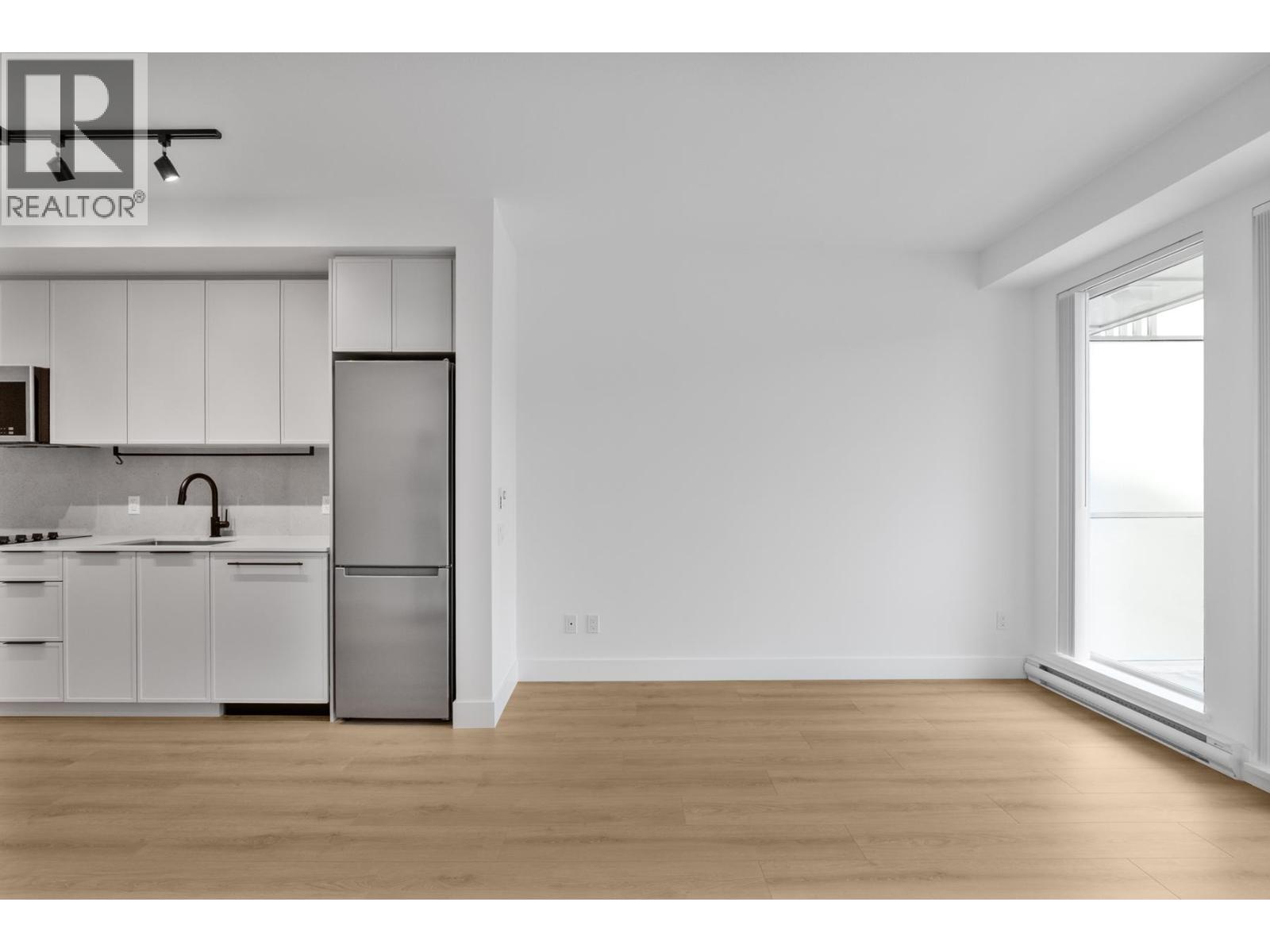 415 3075 MURRAY STREET, Port Moody