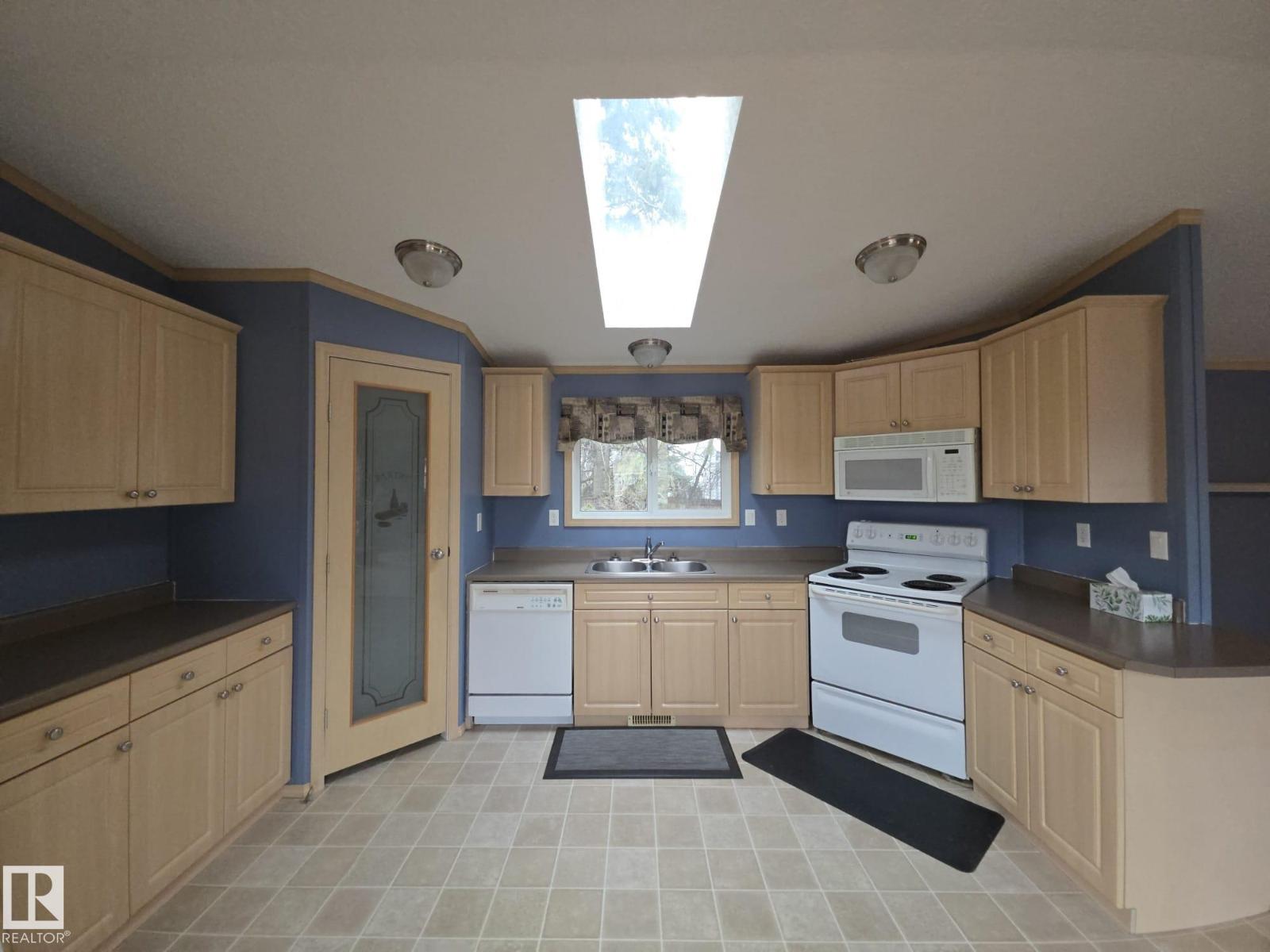 #33 4850 Centre ST, New Sarepta