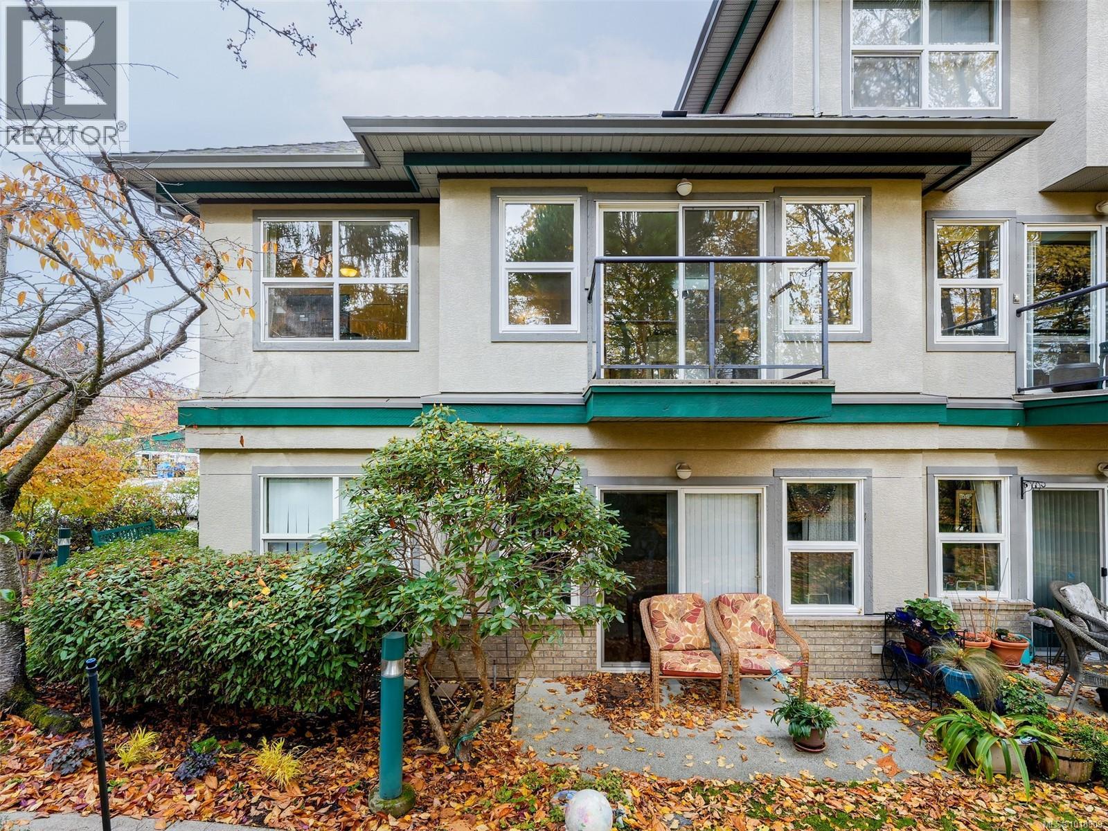 213 1485 Garnet Road, Saanich